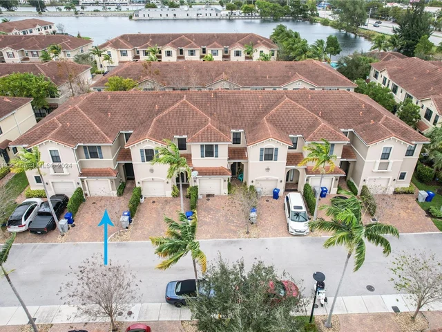 1043 NW 33rd Ct # 1043, Pompano Beach FL 33064