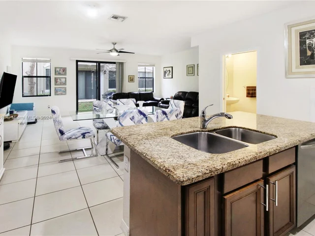 1043 NW 33rd Ct # 1043, Pompano Beach FL 33064