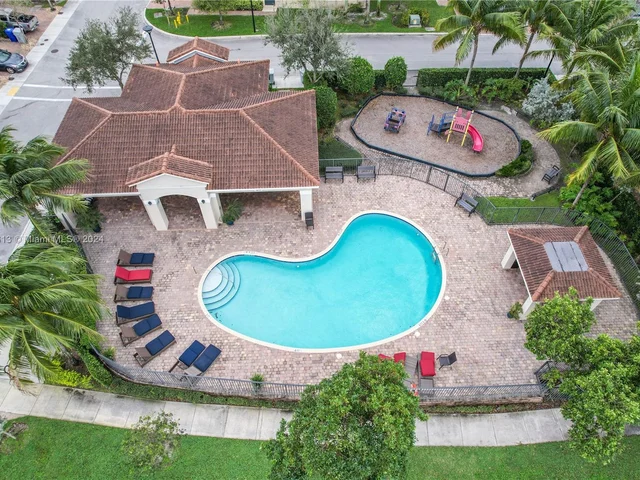 1043 NW 33rd Ct # 1043, Pompano Beach FL 33064