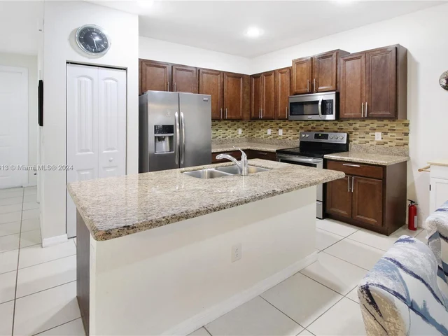 1043 NW 33rd Ct # 1043, Pompano Beach FL 33064