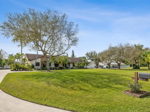 16860 SW 274th St, Homestead FL 33031