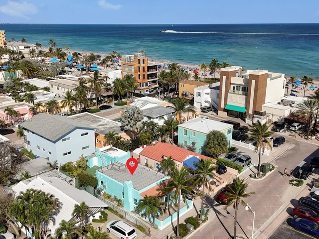 325 Grant St, Hollywood FL 33019