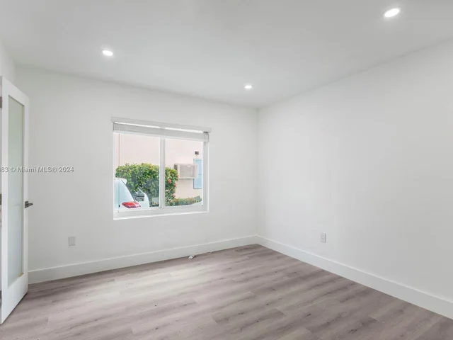 325 Grant St, Hollywood FL 33019