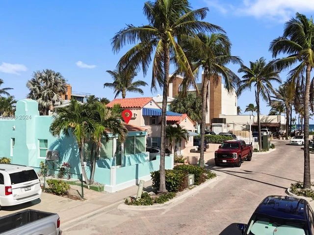 325 Grant St, Hollywood FL 33019