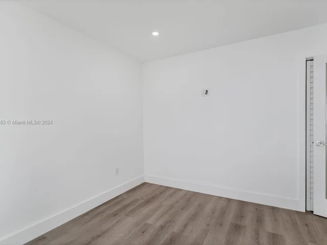 325 Grant St, Hollywood FL 33019