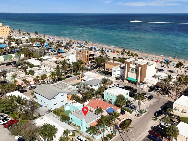 325 Grant St, Hollywood FL 33019