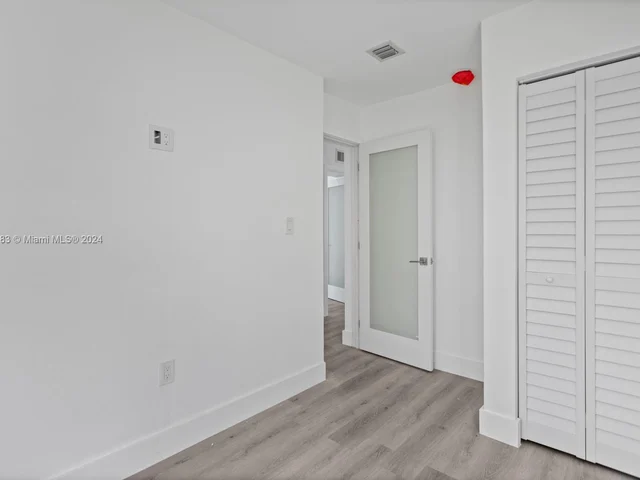 325 Grant St, Hollywood FL 33019