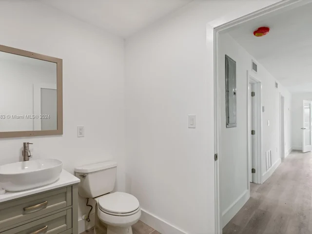 325 Grant St, Hollywood FL 33019