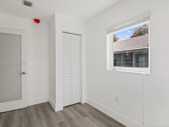 325 Grant St, Hollywood FL 33019