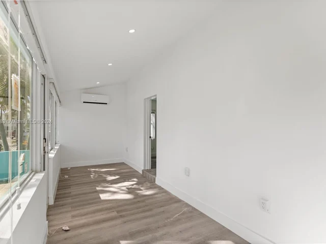 325 Grant St, Hollywood FL 33019