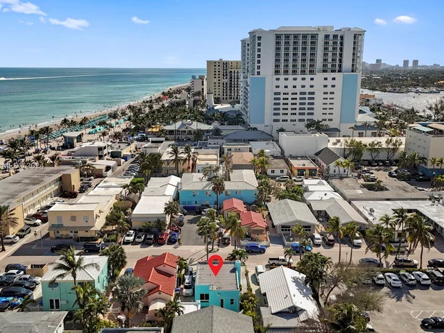 325 Grant St, Hollywood FL 33019