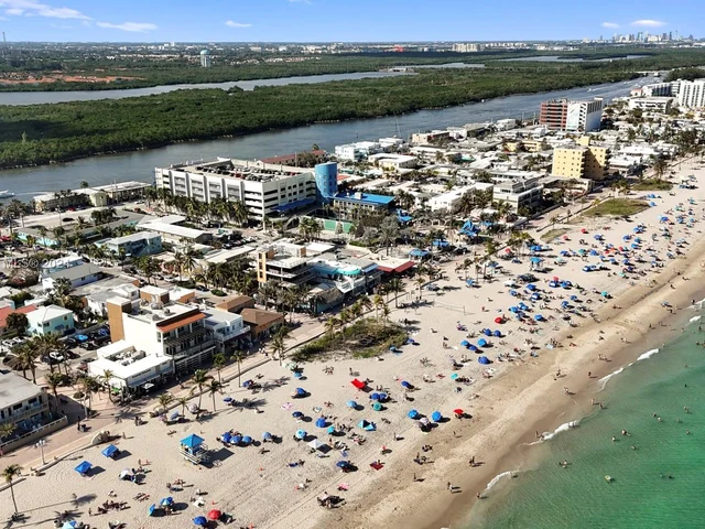 325 Grant St, Hollywood FL 33019