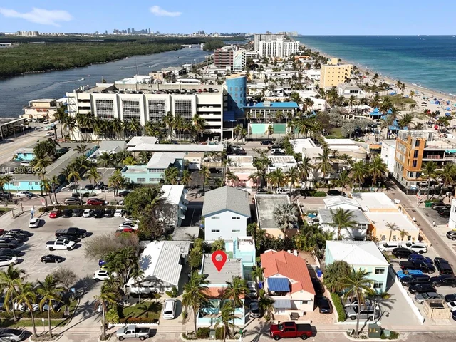 325 Grant St, Hollywood FL 33019