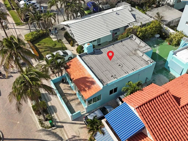 325 Grant St, Hollywood FL 33019