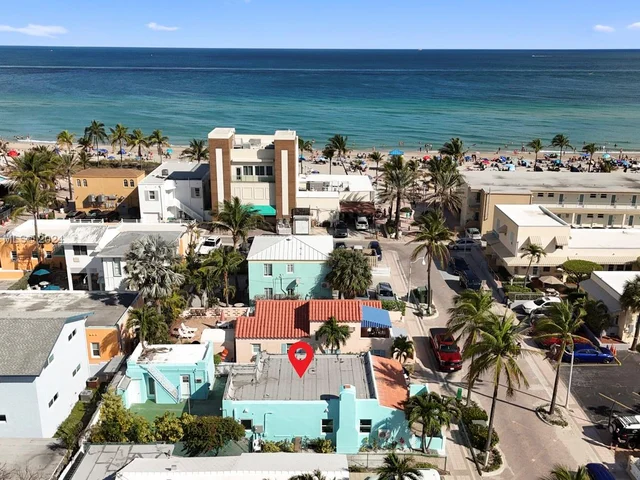 325 Grant St, Hollywood FL 33019