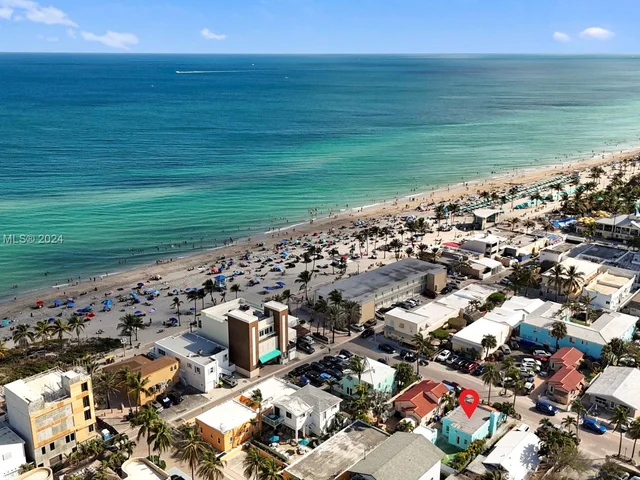 325 Grant St, Hollywood FL 33019