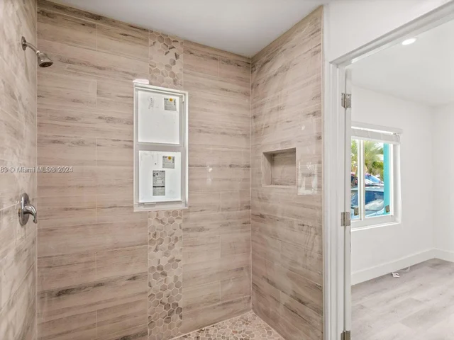 325 Grant St, Hollywood FL 33019