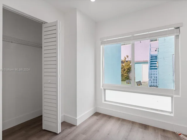 325 Grant St, Hollywood FL 33019