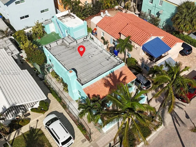 325 Grant St, Hollywood FL 33019