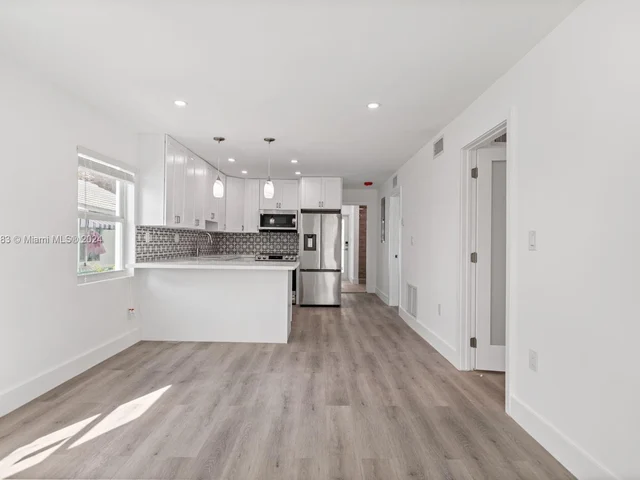 325 Grant St, Hollywood FL 33019