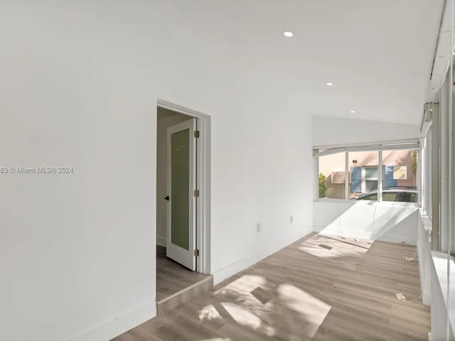 325 Grant St, Hollywood FL 33019