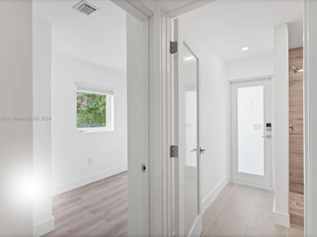 325 Grant St, Hollywood FL 33019