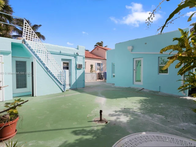 325 Grant St, Hollywood FL 33019