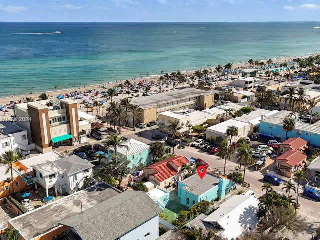 325 Grant St, Hollywood FL 33019