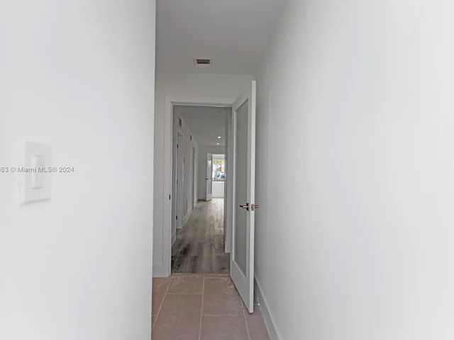 325 Grant St, Hollywood FL 33019