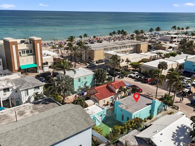 325 Grant St, Hollywood FL 33019