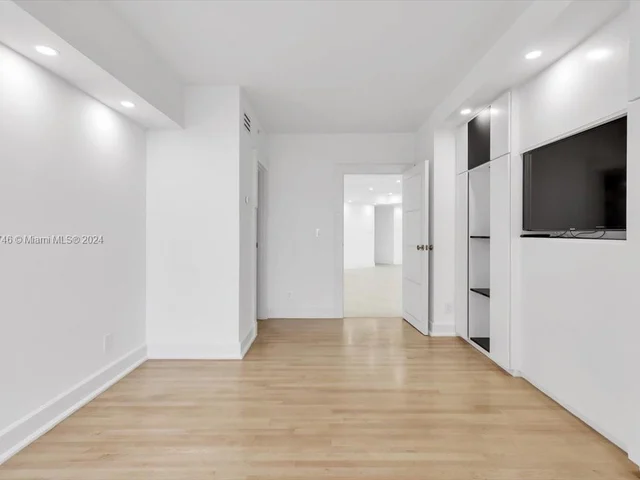 7000 Island Blvd # 1607, Aventura FL 33160