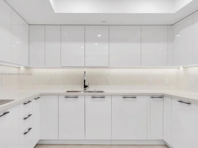 7000 Island Blvd # 1607, Aventura FL 33160