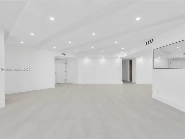 7000 Island Blvd # 1607, Aventura FL 33160