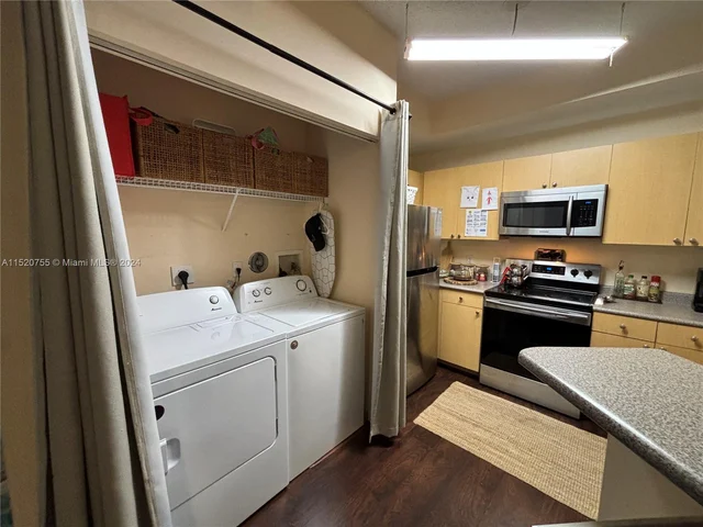 1919 Van Buren St # 108A, Hollywood FL 33020