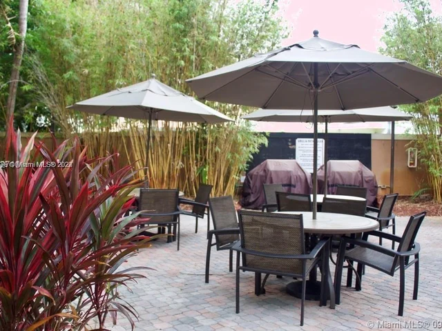 1919 Van Buren St # 108A, Hollywood FL 33020