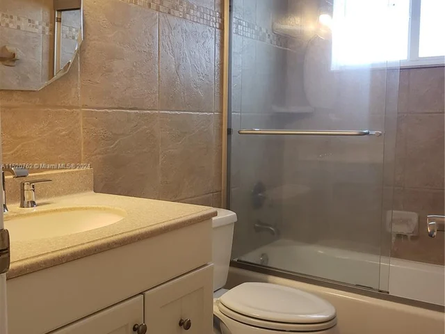 7313 NW 57th Dr, Tamarac FL 33321