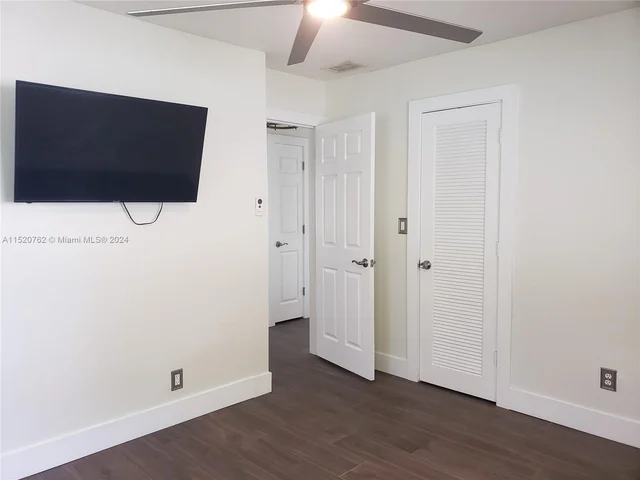 7313 NW 57th Dr, Tamarac FL 33321