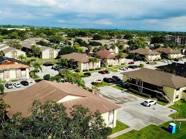 10020 Winding Lake Rd # 104, Sunrise FL 33351