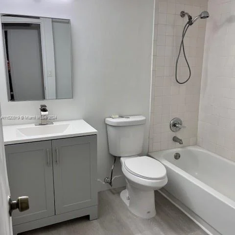 10020 Winding Lake Rd # 104, Sunrise FL 33351