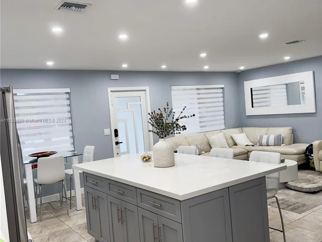 509 SW 3rd St, Hallandale Beach FL 33009