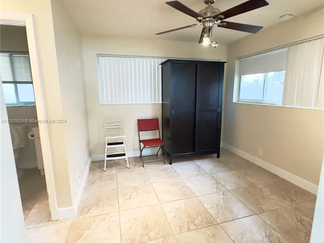 509 SW 3rd St, Hallandale Beach FL 33009