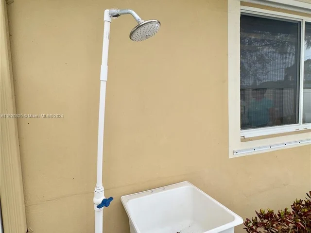 509 SW 3rd St, Hallandale Beach FL 33009