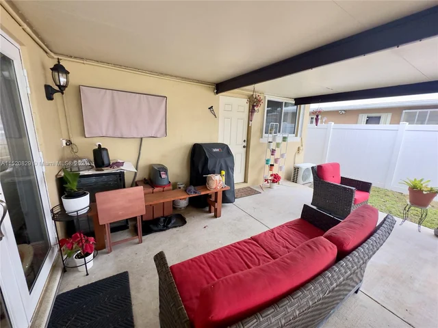 509 SW 3rd St, Hallandale Beach FL 33009