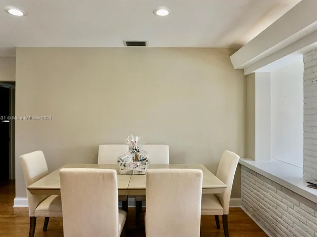 3194 Roosevelt St, Hollywood FL 33021