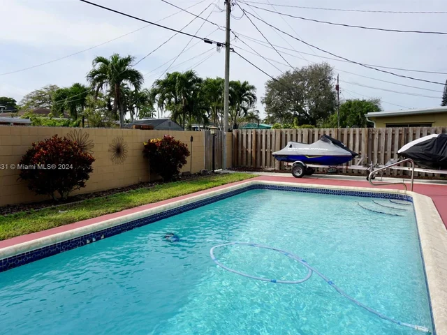 3194 Roosevelt St, Hollywood FL 33021