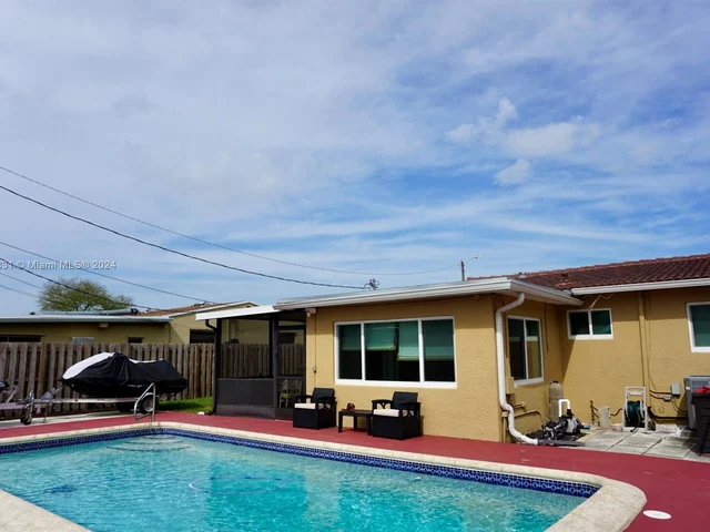 3194 Roosevelt St, Hollywood FL 33021