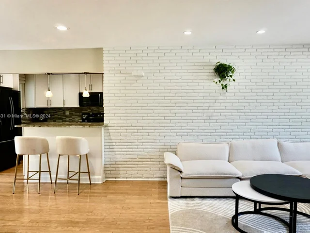 3194 Roosevelt St, Hollywood FL 33021