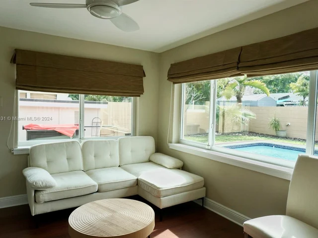 3194 Roosevelt St, Hollywood FL 33021