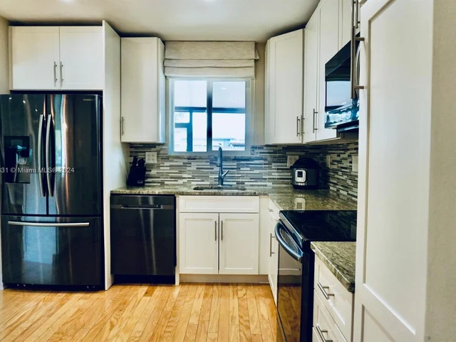 3194 Roosevelt St, Hollywood FL 33021