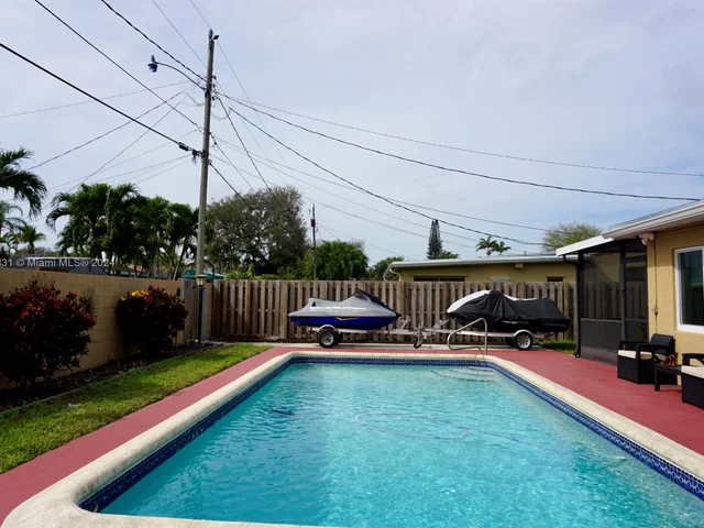 3194 Roosevelt St, Hollywood FL 33021